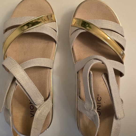 VIONIC Size 6.5 Women's Gold and Cream Sandal - Picture 4 of 7